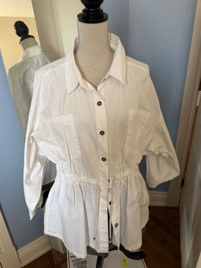 White Button-Front Drawstring Waist Shirt Jacket in Cotton